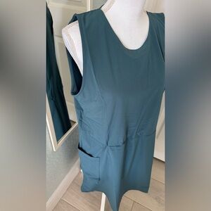 Helly-Hansen Women’s Dark Creek color  Moisture Wicking sF 50 Vik Dress Size L